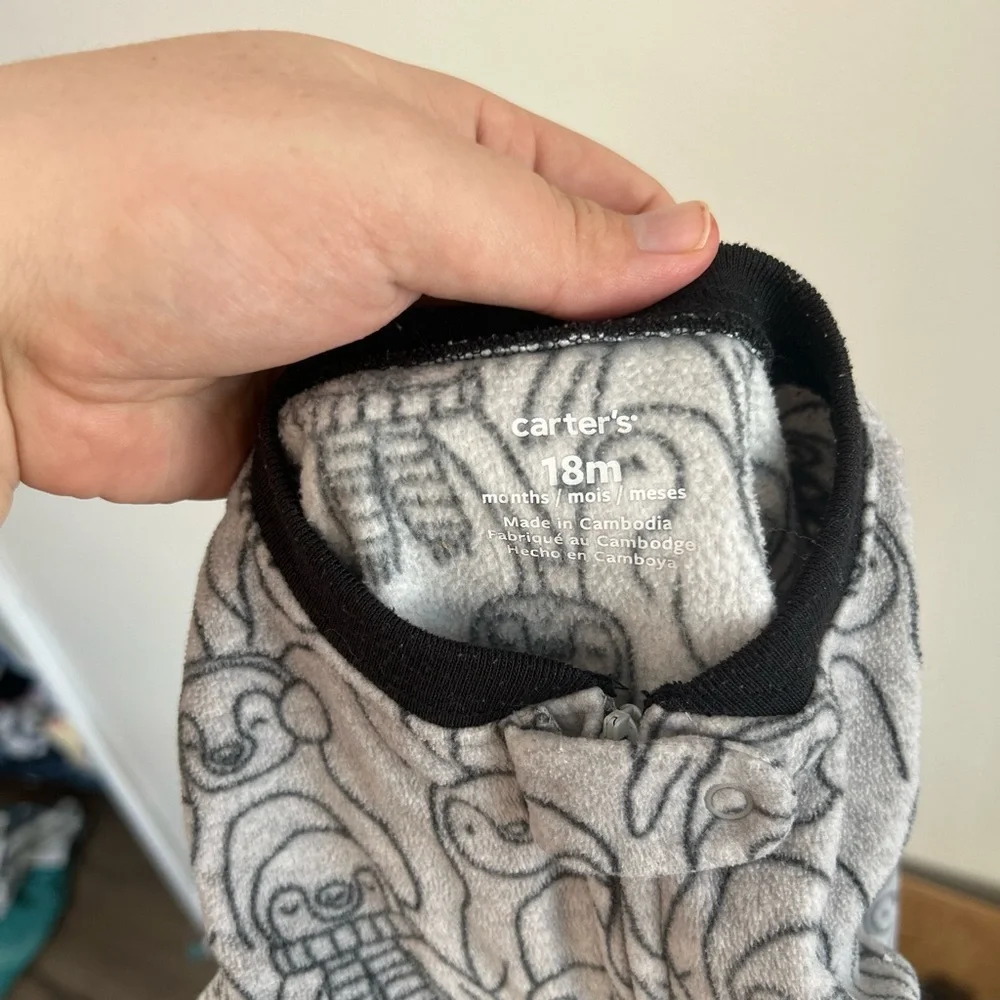 Gray 18m grey penguin print fleece zip up sleeper - Picture 2 of 2